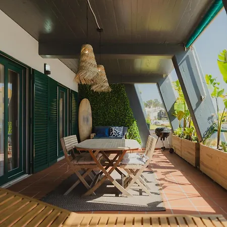 Surf - 7min Walk To The